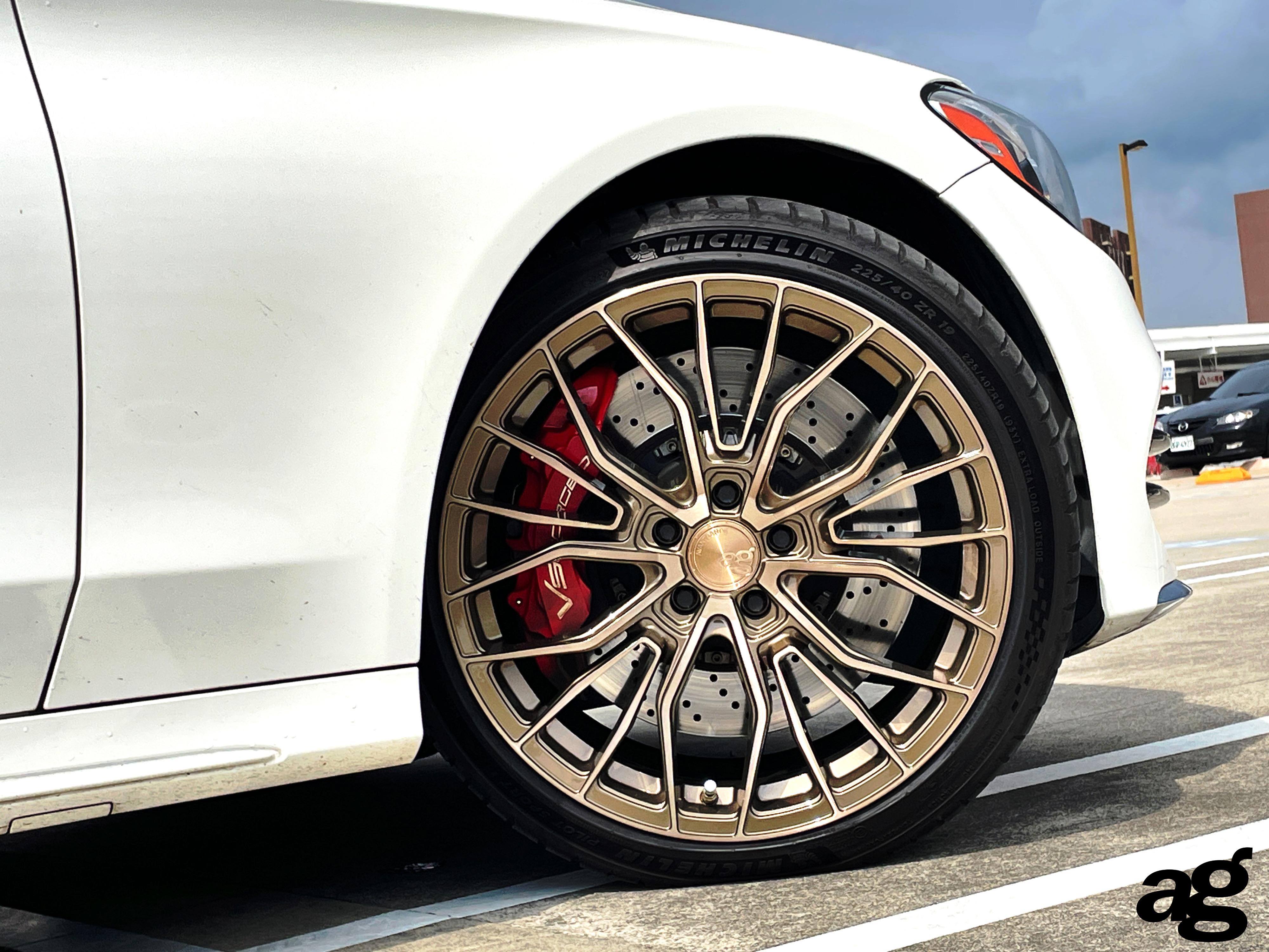 AG M570R