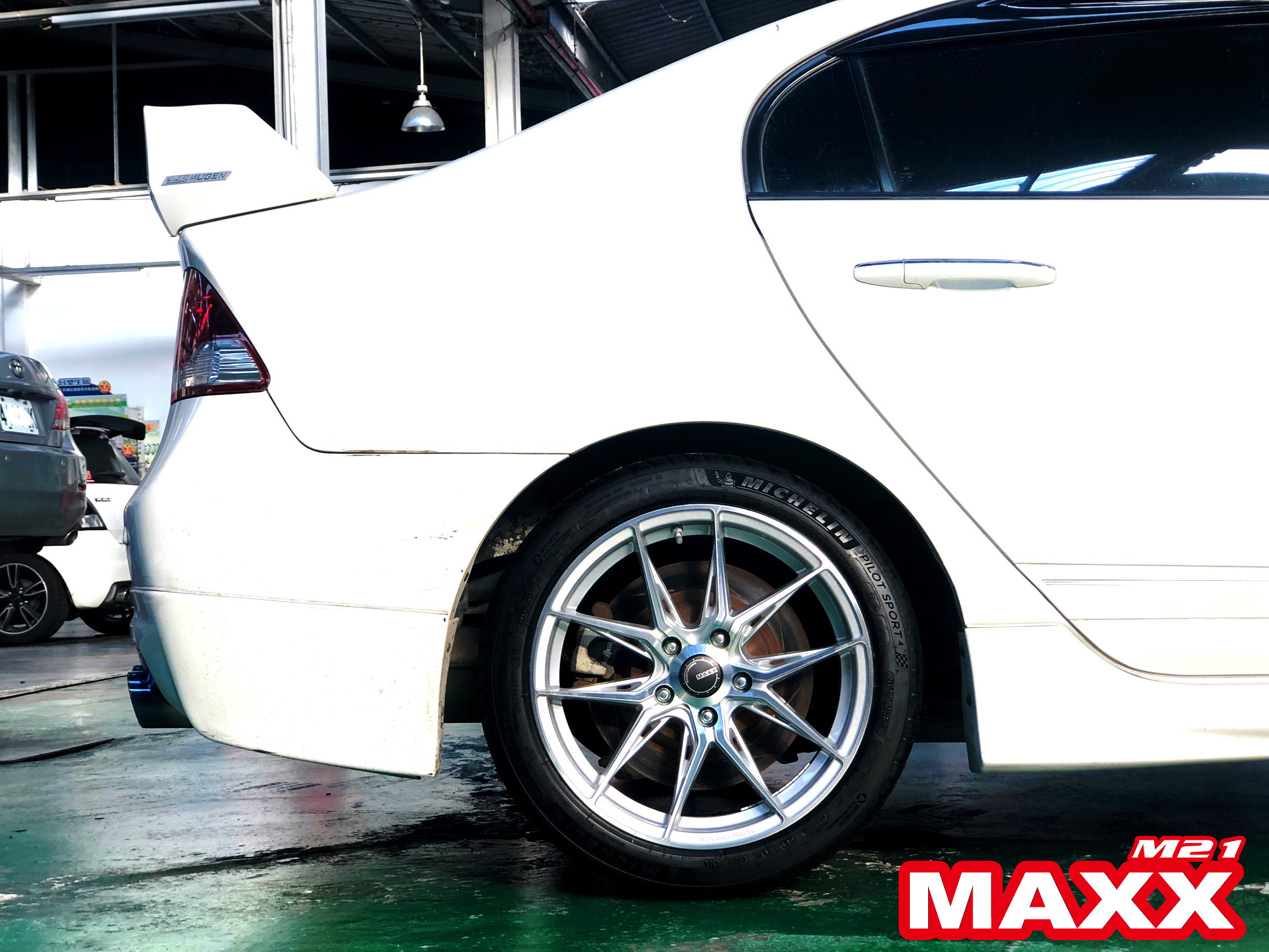 MAXX M21 #4